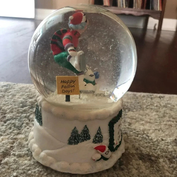 J. Wagner Maxine singing and skating snow globe - Picture 2 of 4